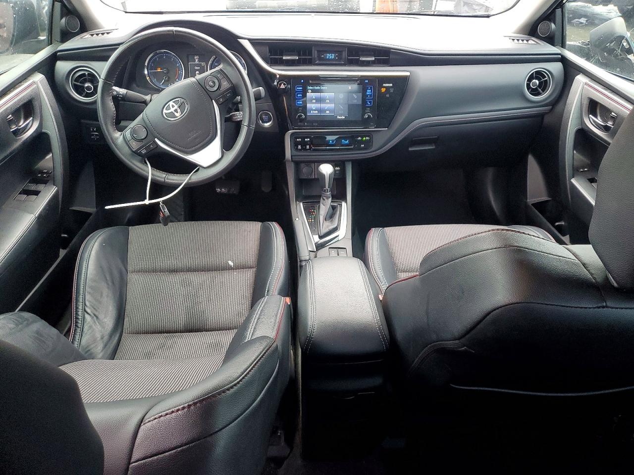 2017 TOYOTA COROLLA L photo 8