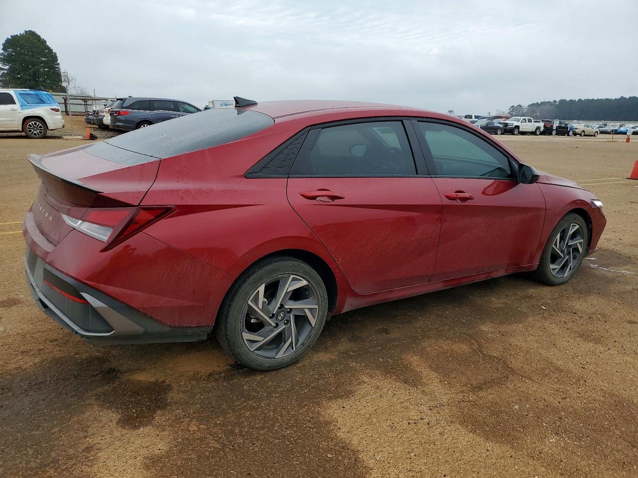 2025 HYUNDAI ELANTRA SEL SPORT photo 3