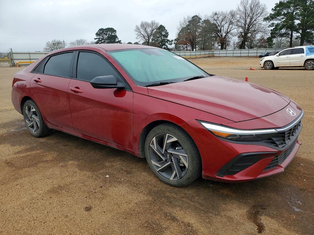 2025 HYUNDAI ELANTRA SEL SPORT photo 4