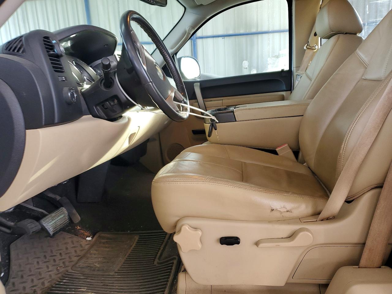 2010 CHEVROLET SILVERADO K1500 LT photo 7