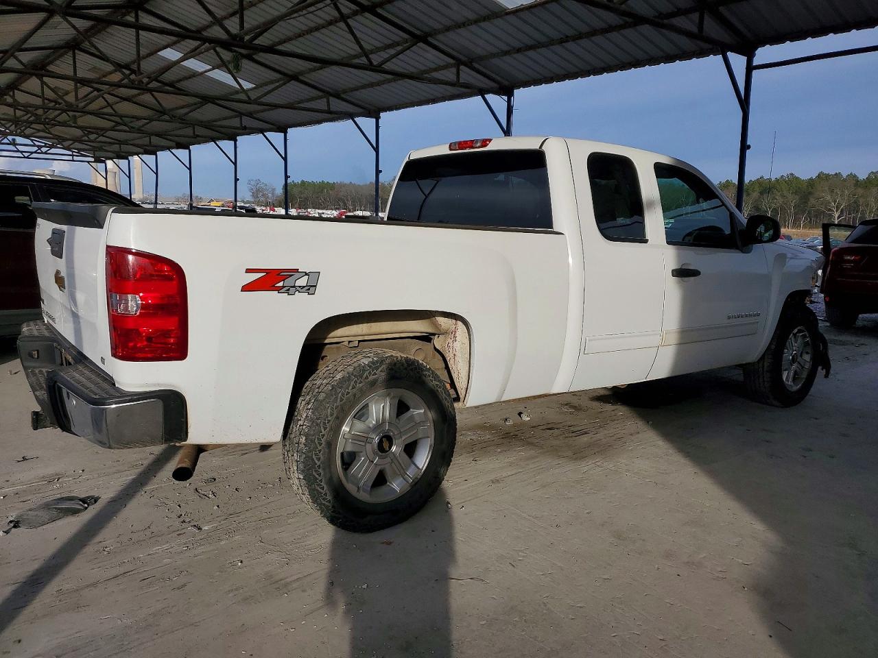 2010 CHEVROLET SILVERADO K1500 LT photo 3