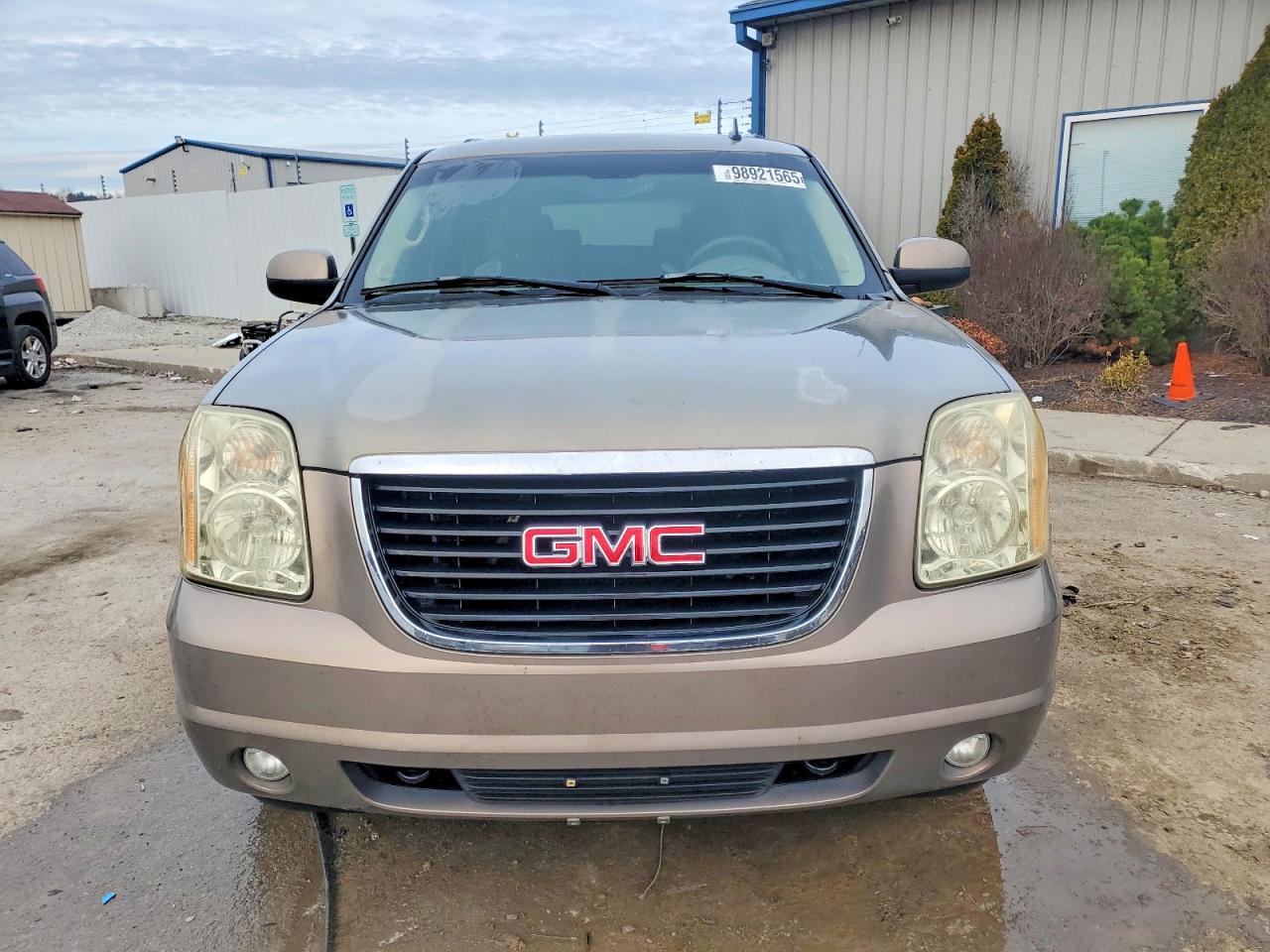 2007 GMC YUKON XL K1500 photo 13