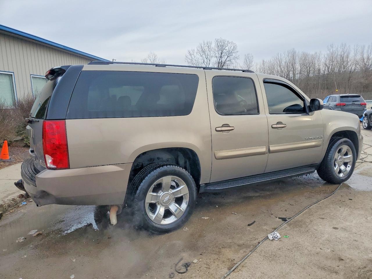 2007 GMC YUKON XL K1500 photo 7