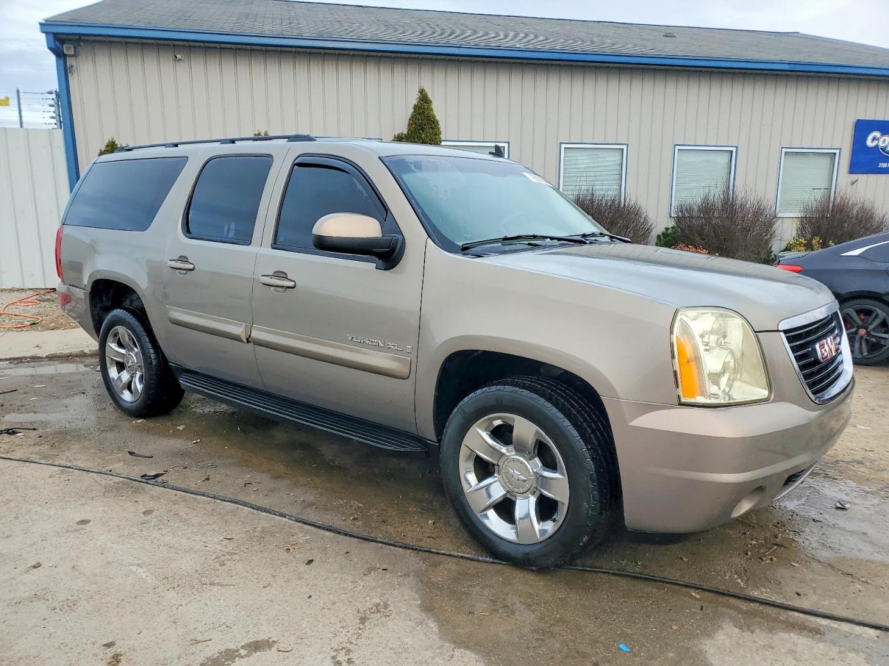 2007 GMC YUKON XL K1500 photo 10