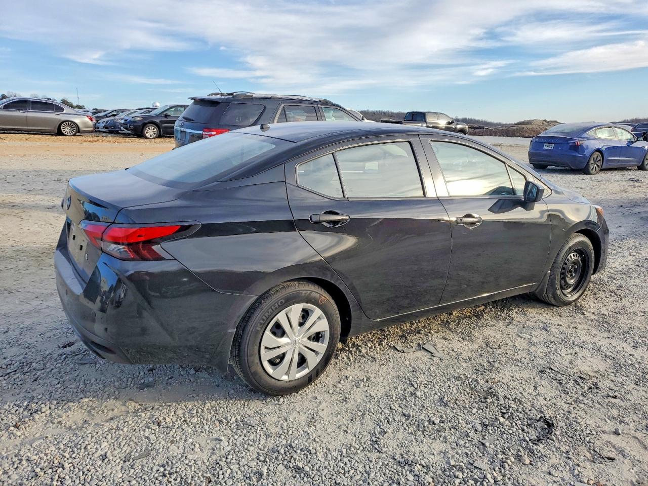 2025 NISSAN VERSA S photo 3
