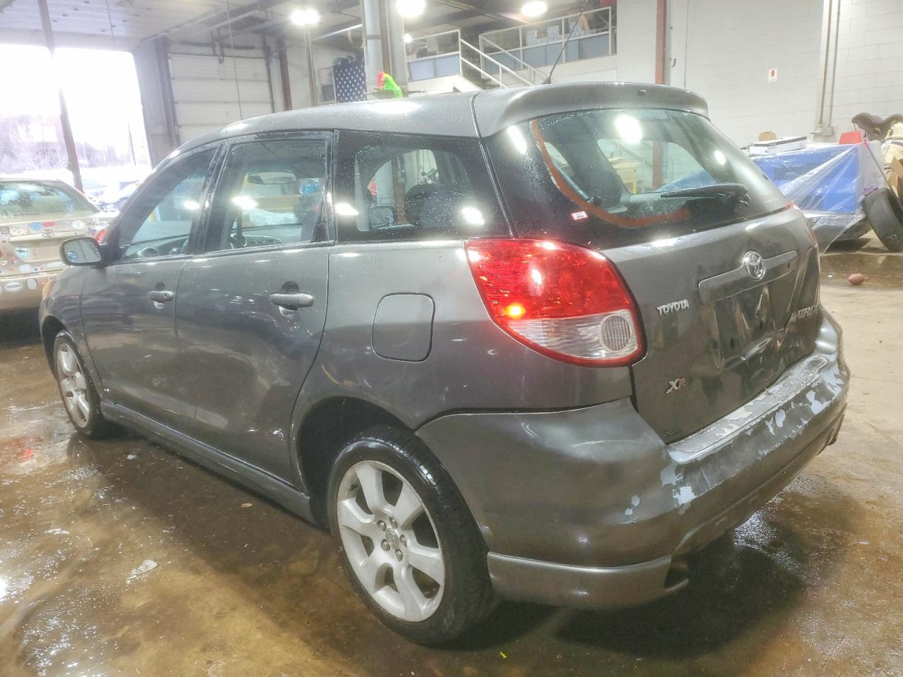 2004 TOYOTA COROLLA MATRIX XR photo 2