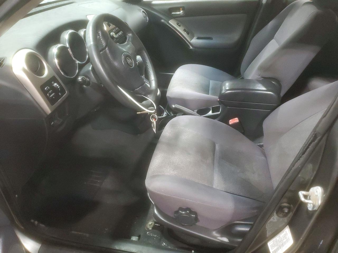 2004 TOYOTA COROLLA MATRIX XR photo 7