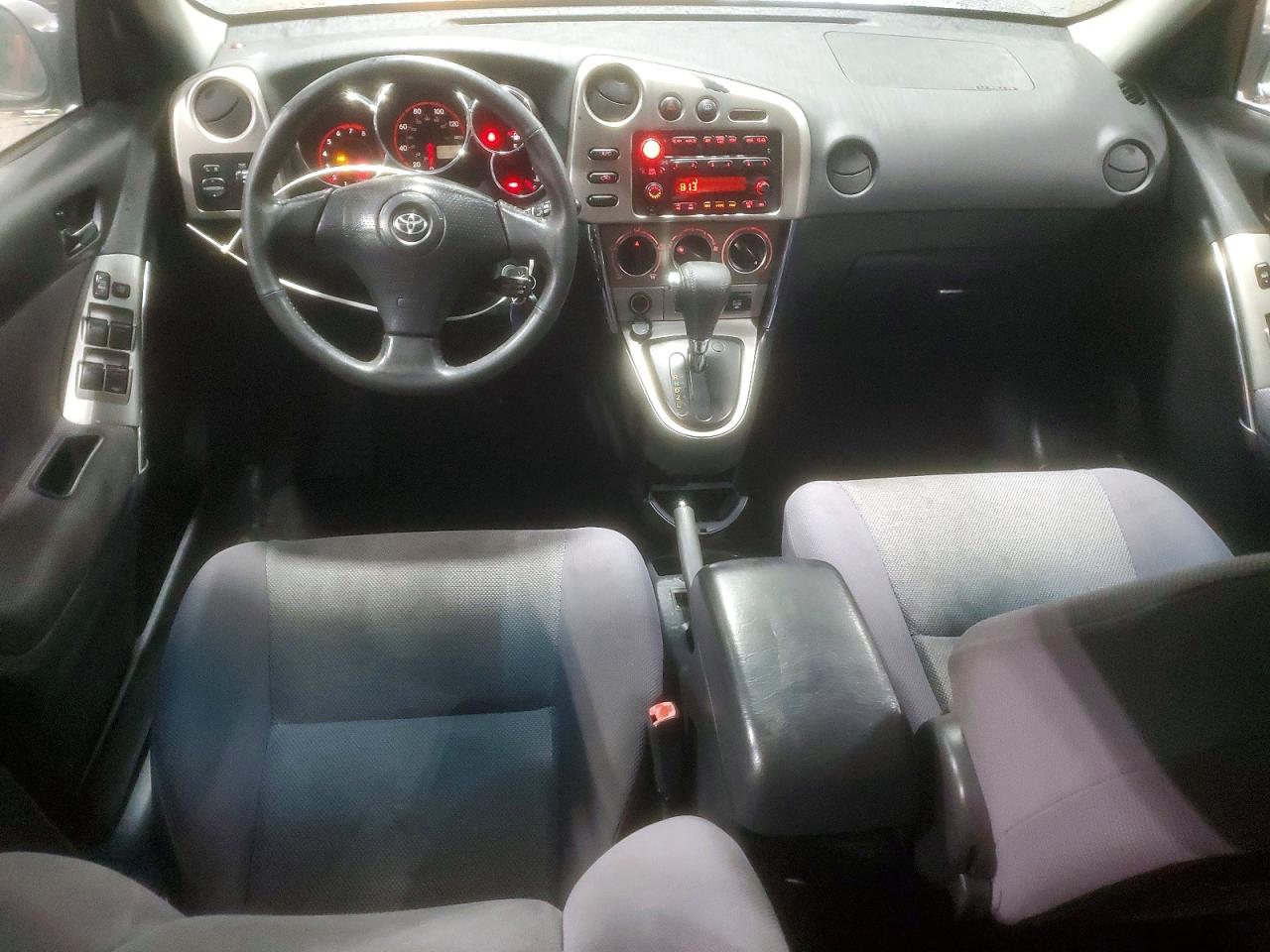 2004 TOYOTA COROLLA MATRIX XR photo 8