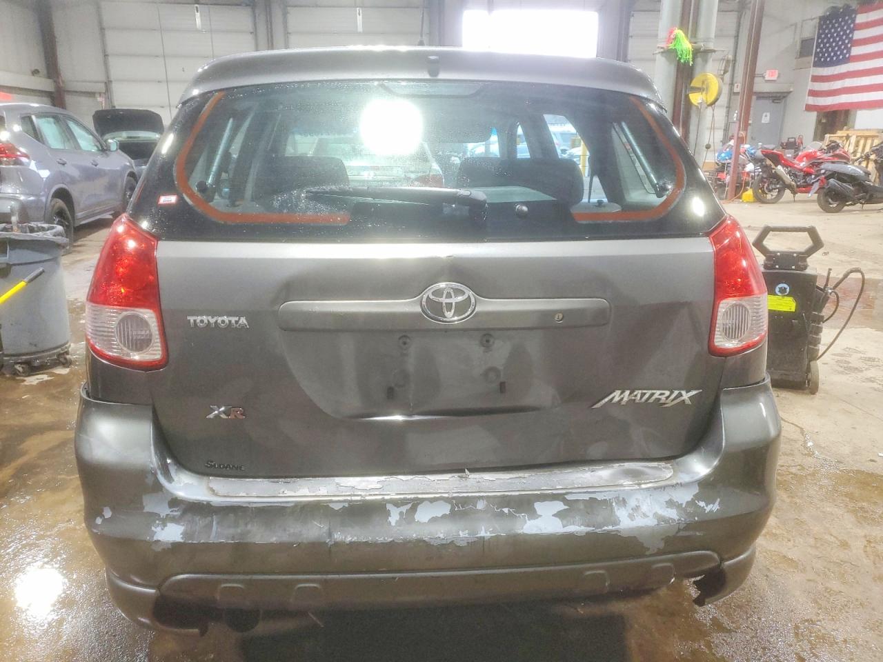 2004 TOYOTA COROLLA MATRIX XR photo 6
