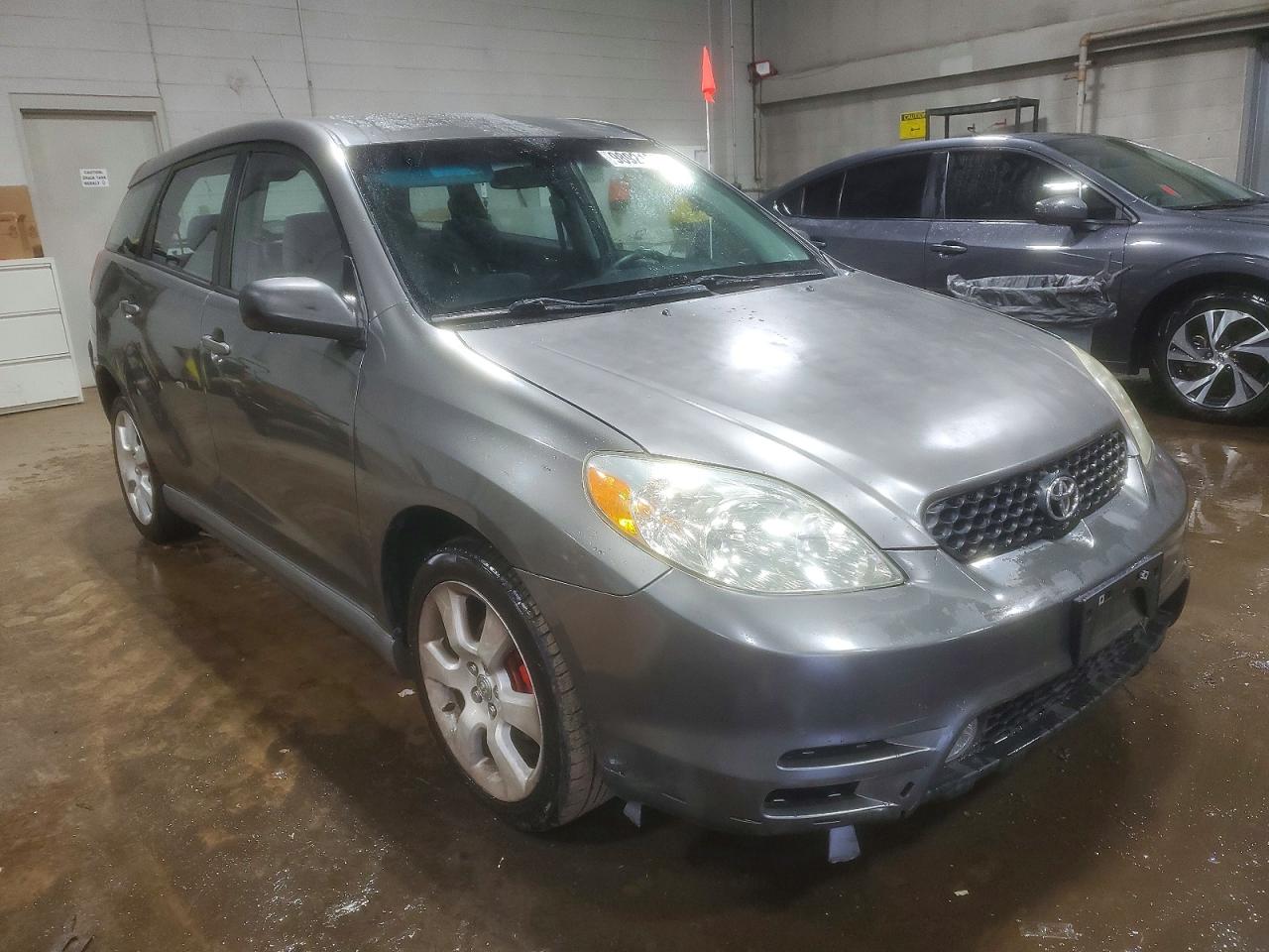 2004 TOYOTA COROLLA MATRIX XR photo 4