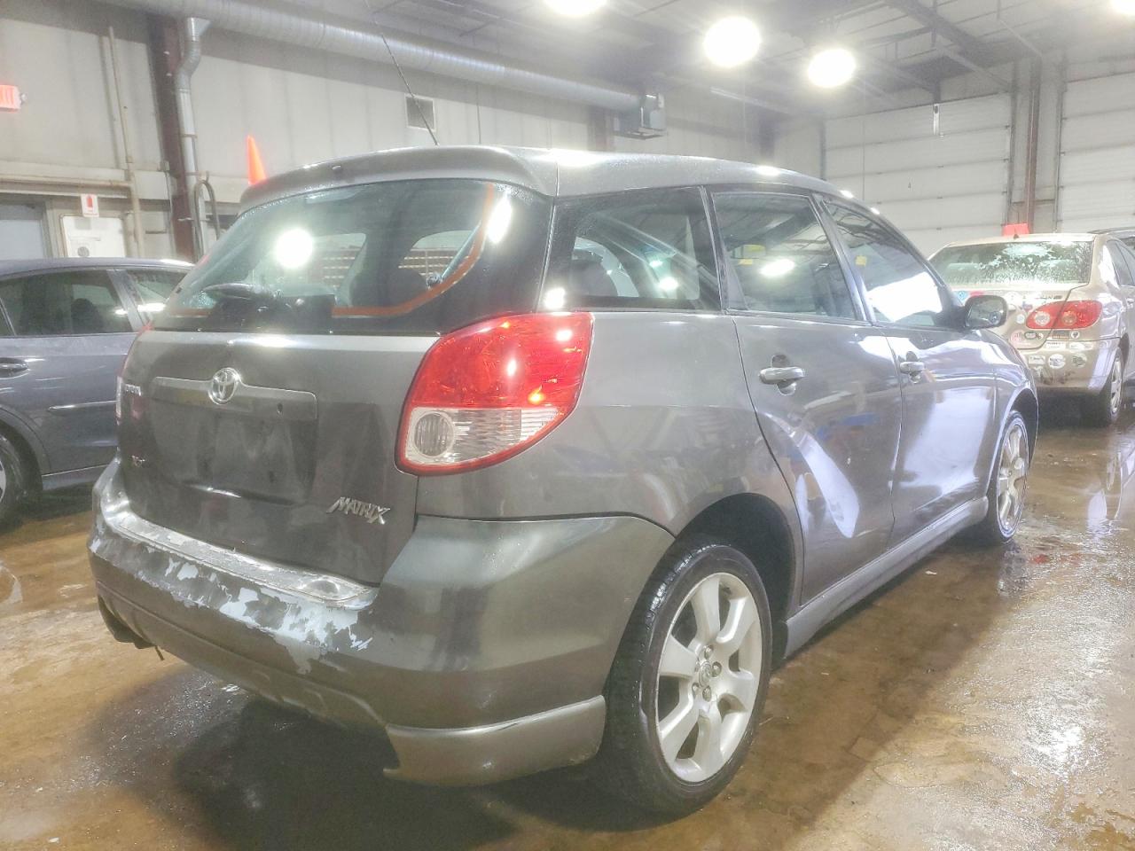 2004 TOYOTA COROLLA MATRIX XR photo 3