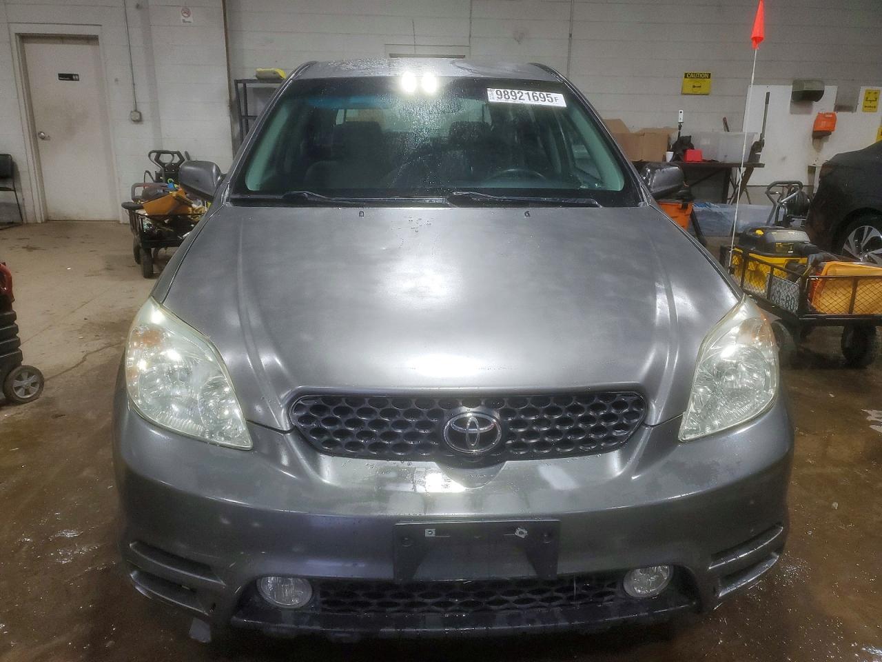 2004 TOYOTA COROLLA MATRIX XR photo 5