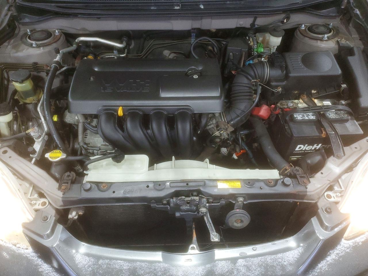 2004 TOYOTA COROLLA MATRIX XR photo 11