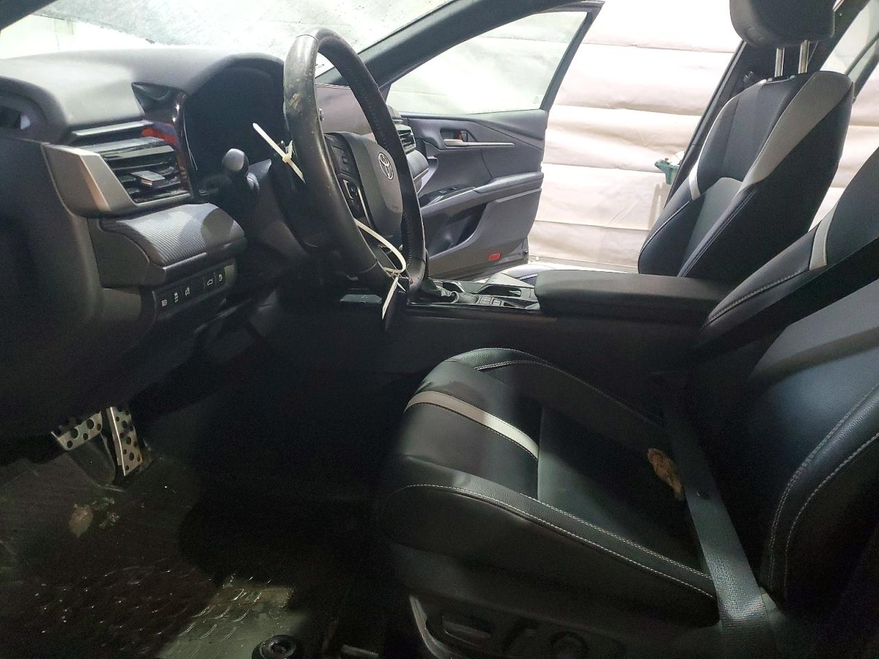 2025 TOYOTA CAMRY XSE photo 7
