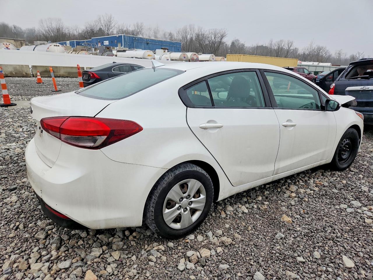 2017 KIA FORTE LX photo 3