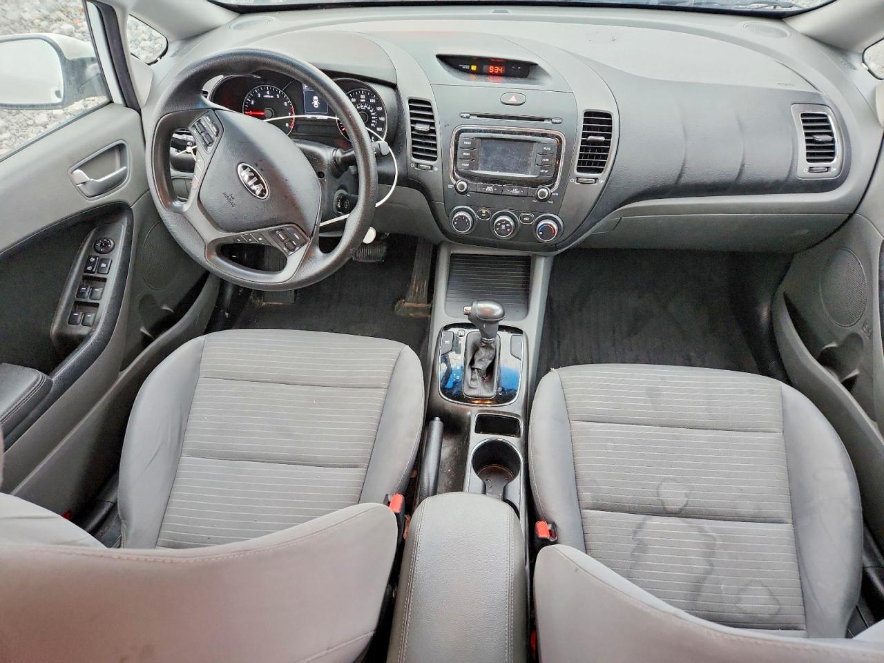 2017 KIA FORTE LX photo 8