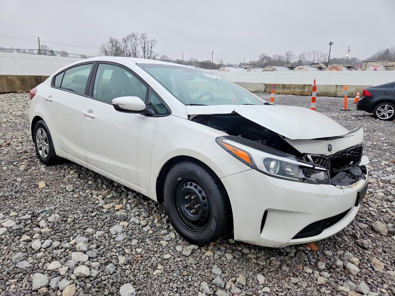 2017 KIA FORTE LX photo 4