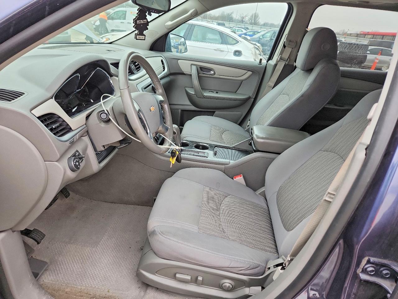 2014 CHEVROLET TRAVERSE LT photo 7