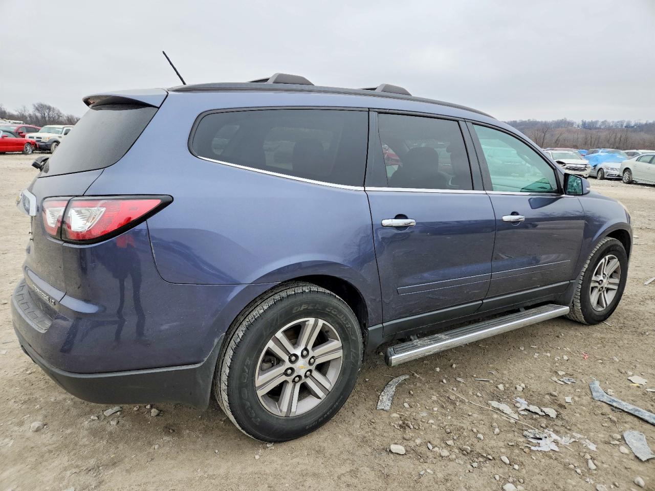 2014 CHEVROLET TRAVERSE LT photo 3