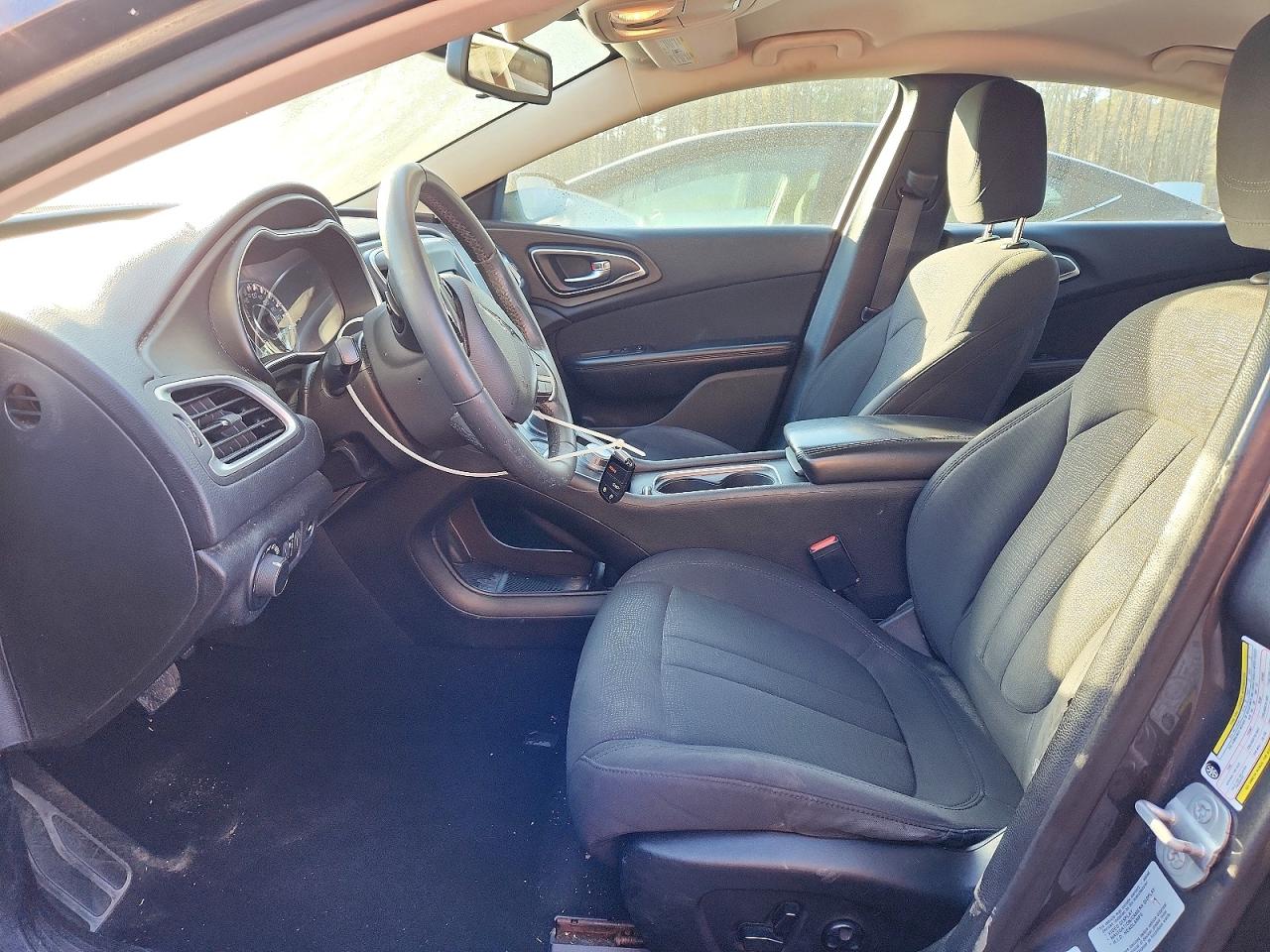 2015 CHRYSLER 200 LIMITED photo 7