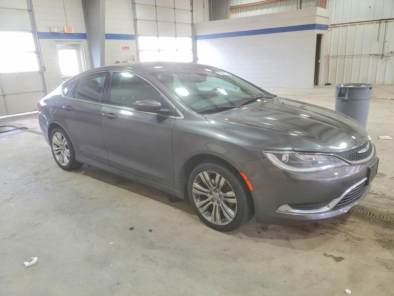 2015 CHRYSLER 200 LIMITED photo 4