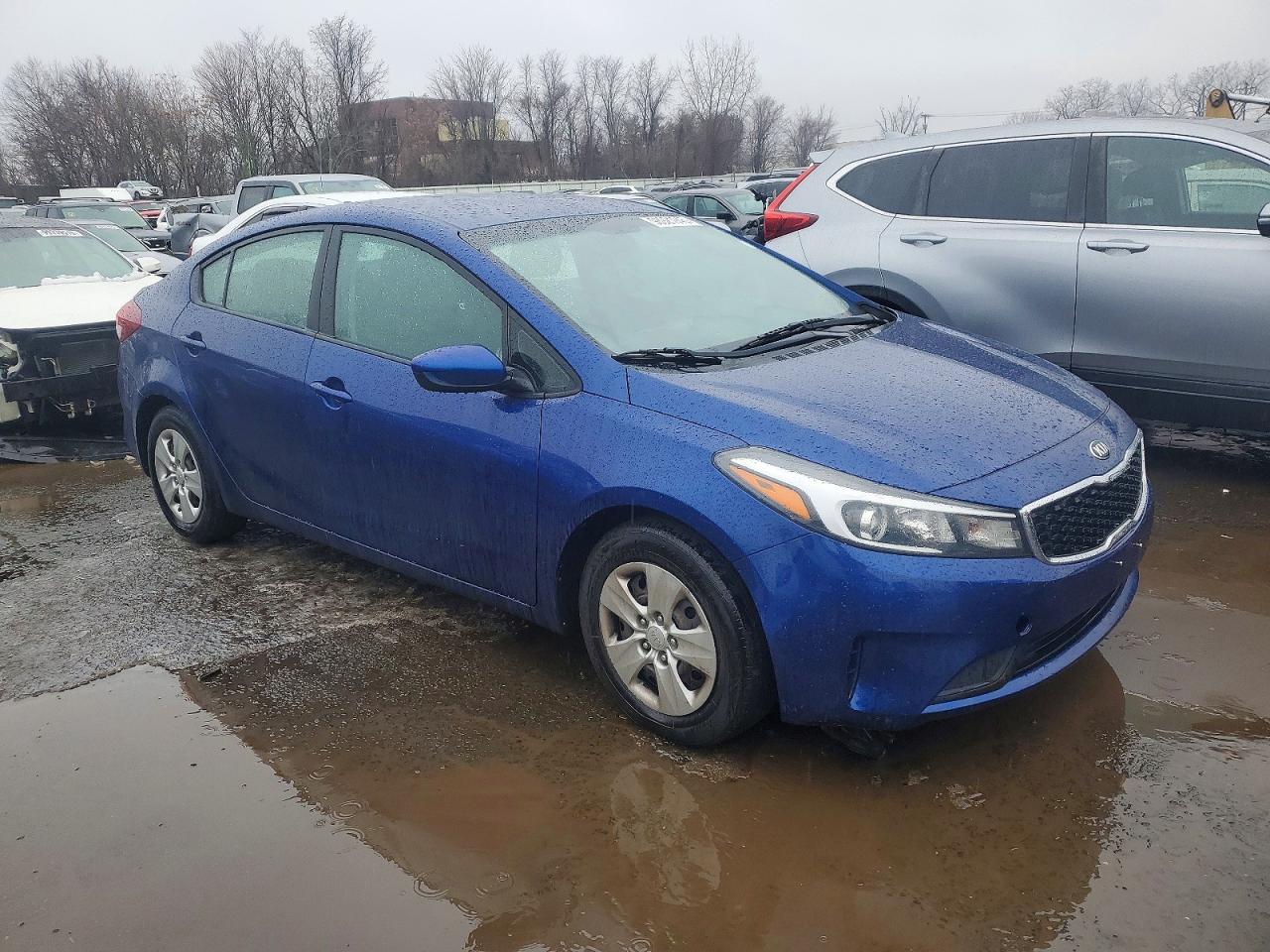 2017 KIA FORTE LX photo 4