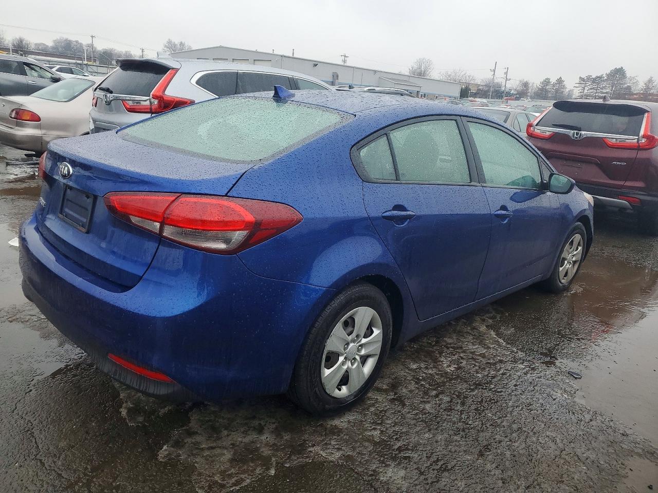 2017 KIA FORTE LX photo 3