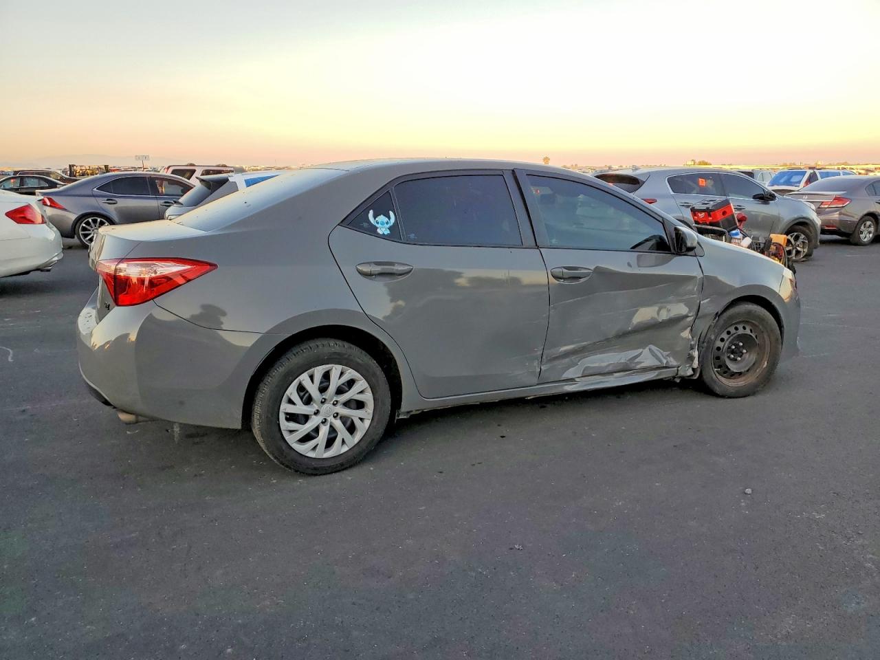 2019 TOYOTA COROLLA L photo 3
