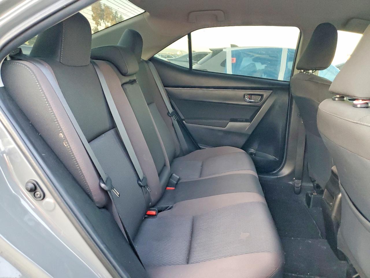 2019 TOYOTA COROLLA L photo 10