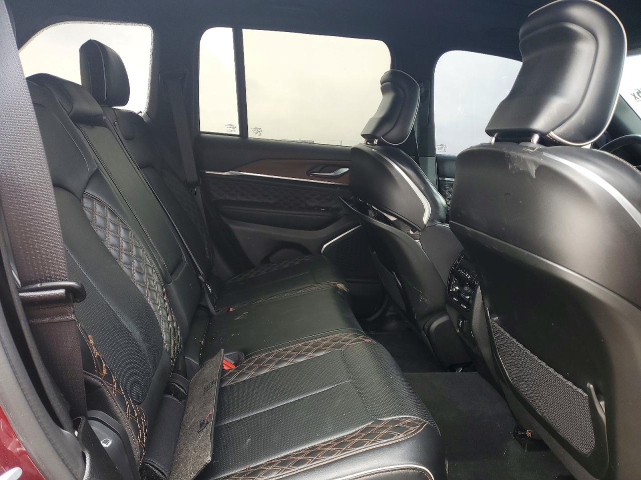2022 JEEP GRAND CHEROKEE SUMMIT photo 11