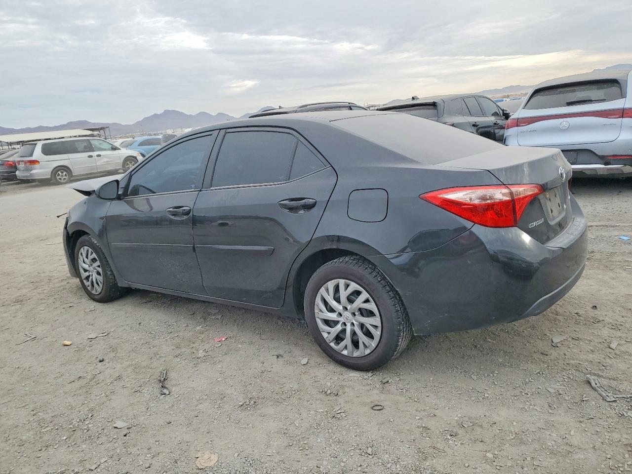 2017 TOYOTA COROLLA L photo 2
