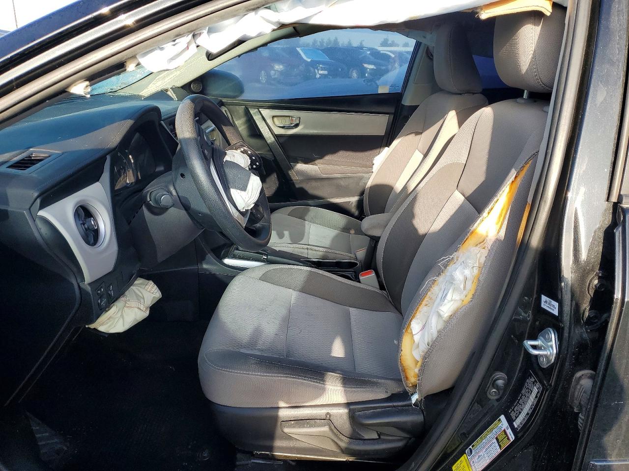 2017 TOYOTA COROLLA L photo 7