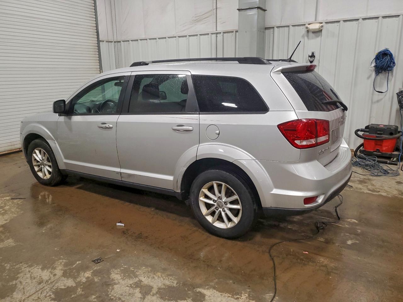 2014 DODGE JOURNEY SXT photo 2
