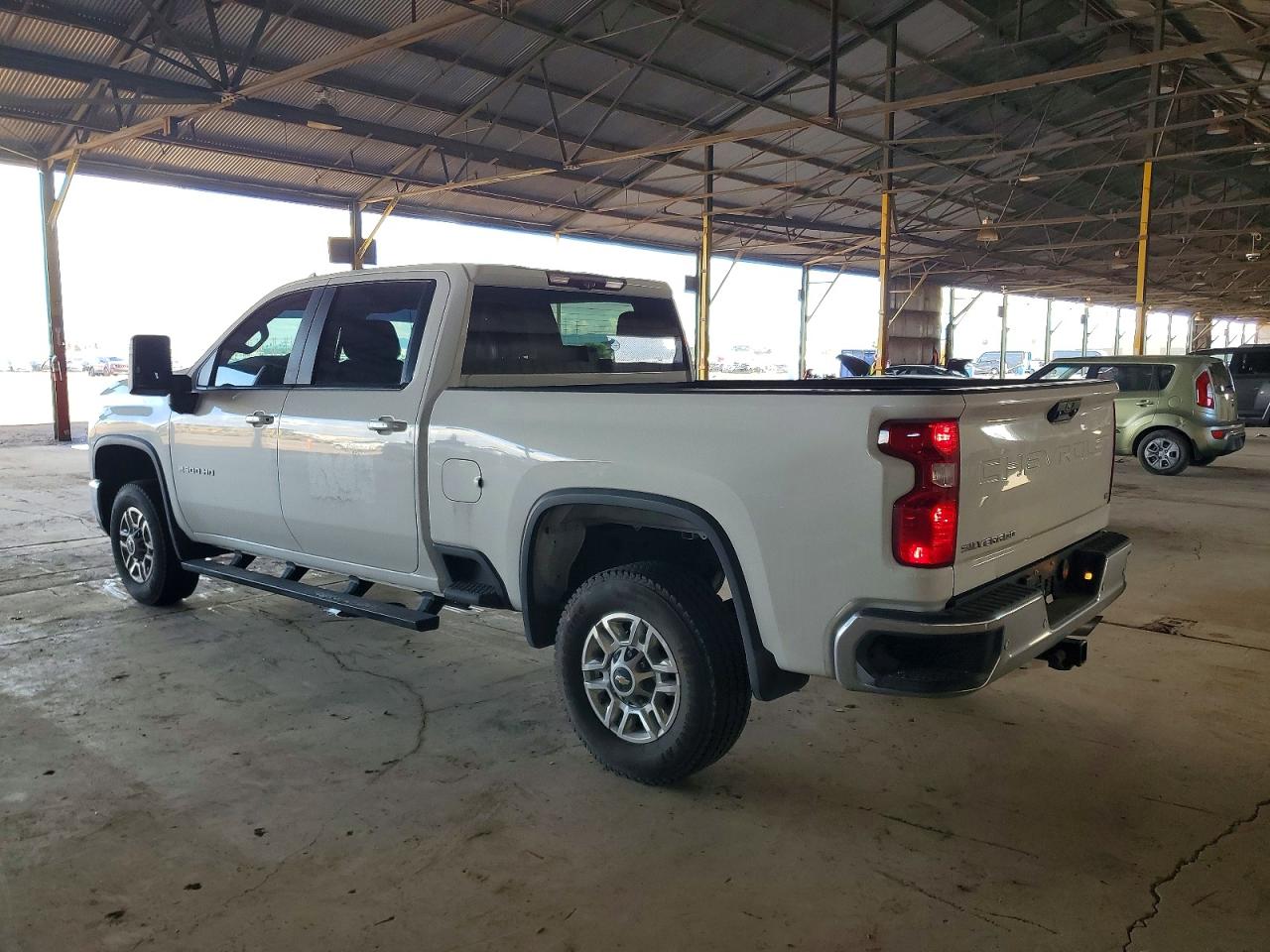 2025 CHEVROLET SILVERADO K2500 HEAVY DUTY LT photo 2