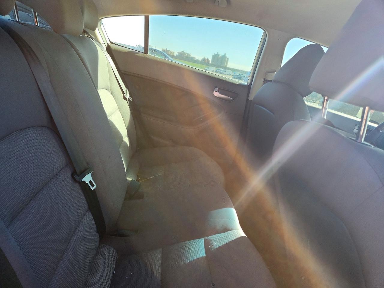 2017 KIA FORTE LX photo 19