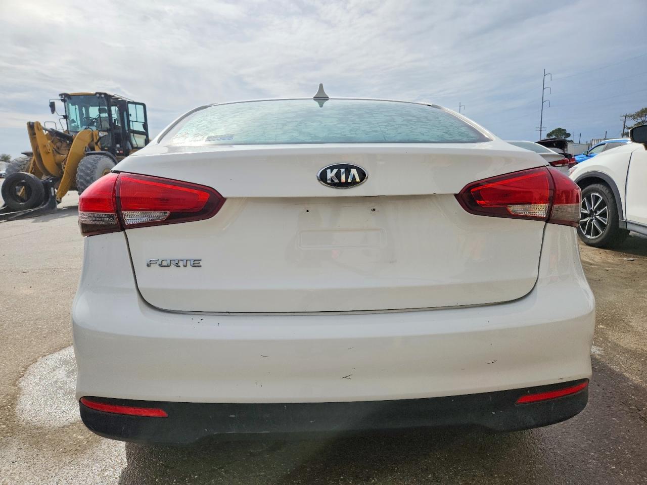 2017 KIA FORTE LX photo 11