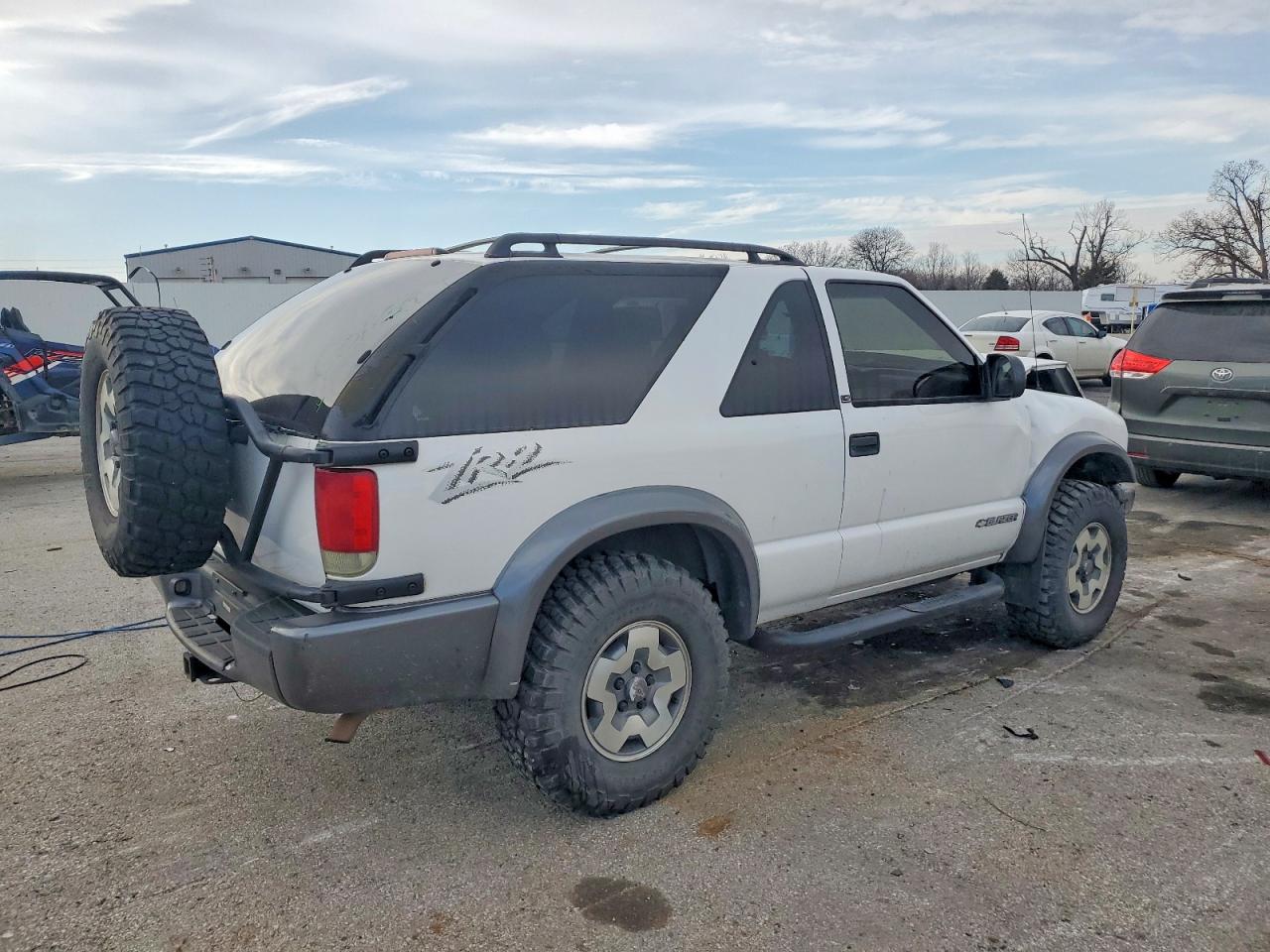 2003 CHEVROLET BLAZER photo 3