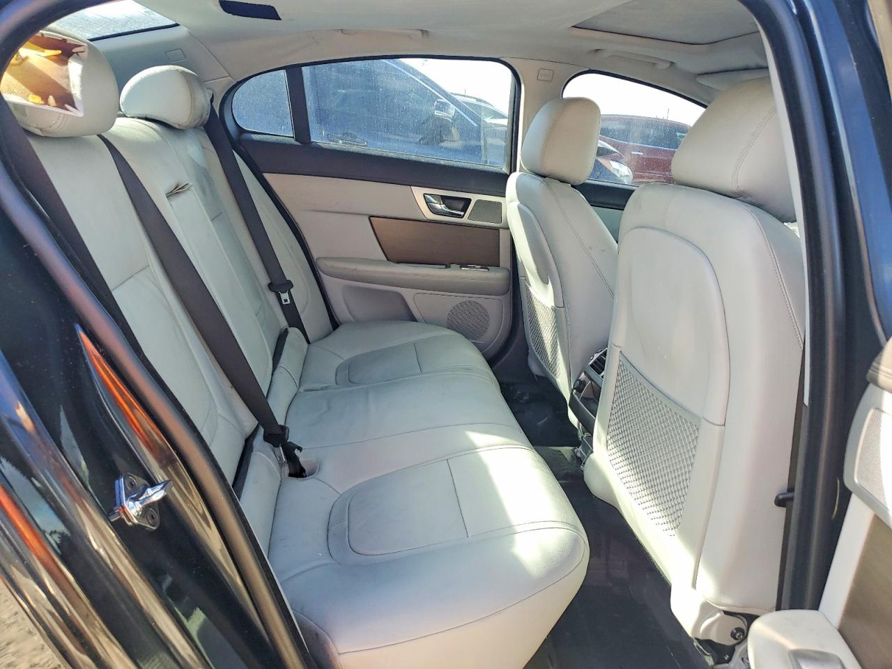 2015 JAGUAR XF 2.0T PREMIUM photo 10
