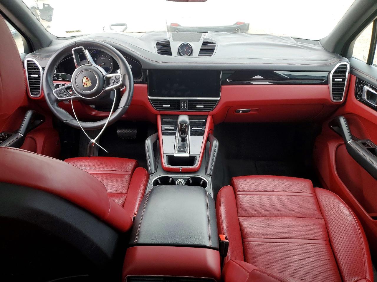 2021 PORSCHE CAYENNE photo 8