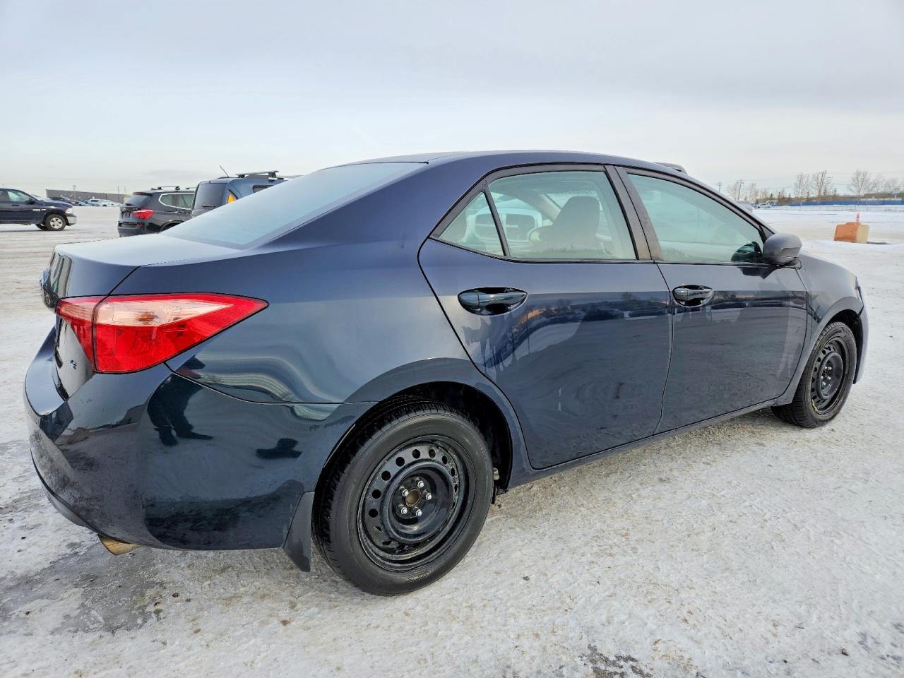2019 TOYOTA COROLLA L photo 3