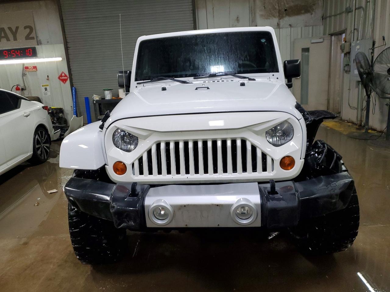 2012 JEEP WRANGLER UNLIMITED SAHARA photo 9