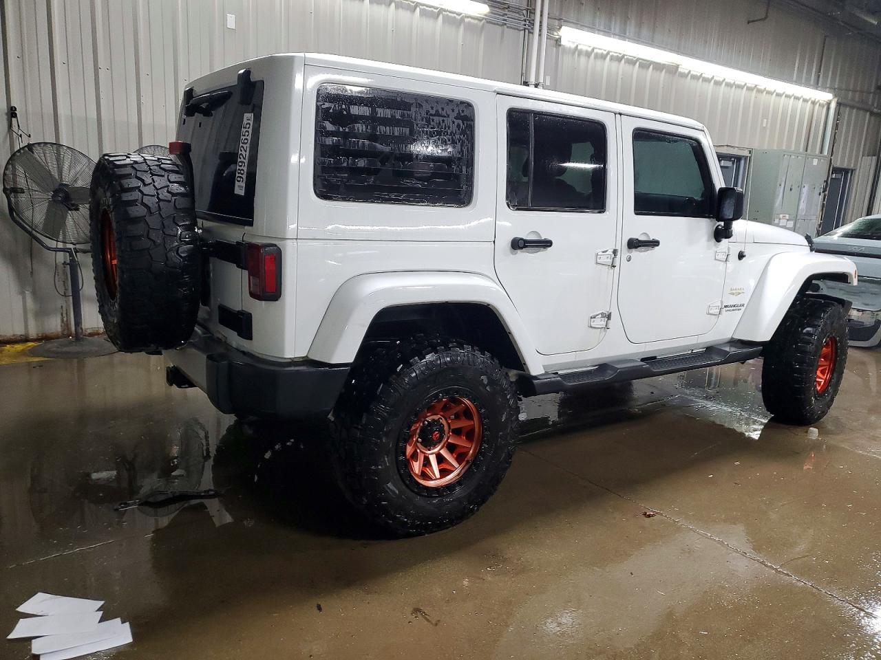2012 JEEP WRANGLER UNLIMITED SAHARA photo 5