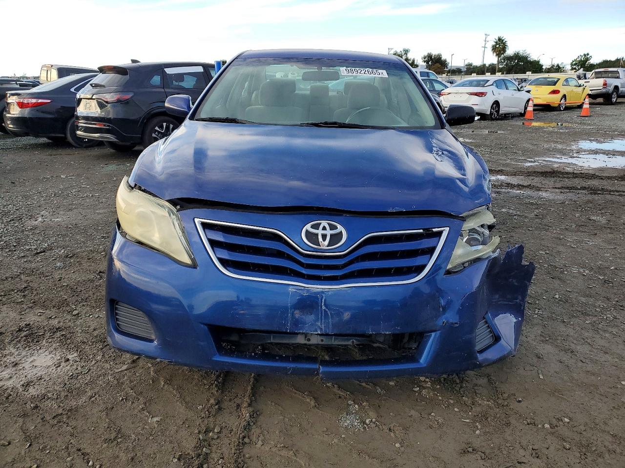 2011 TOYOTA CAMRY BASE photo 5
