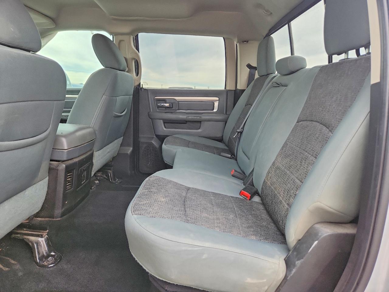 2015 RAM 1500 SLT photo 10