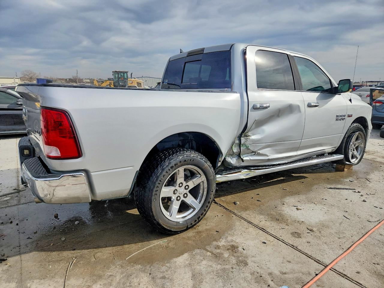 2015 RAM 1500 SLT photo 3