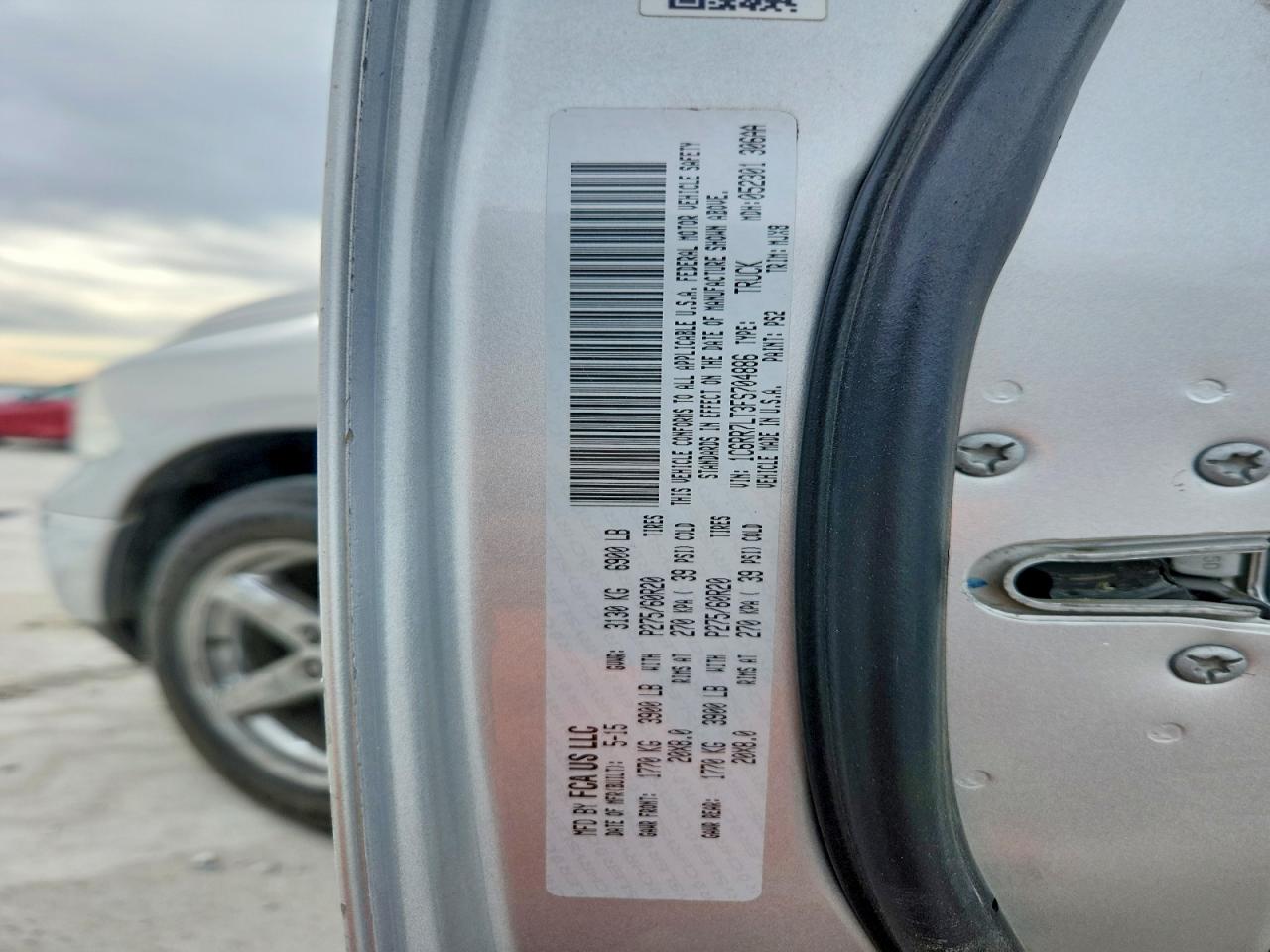 2015 RAM 1500 SLT photo 13