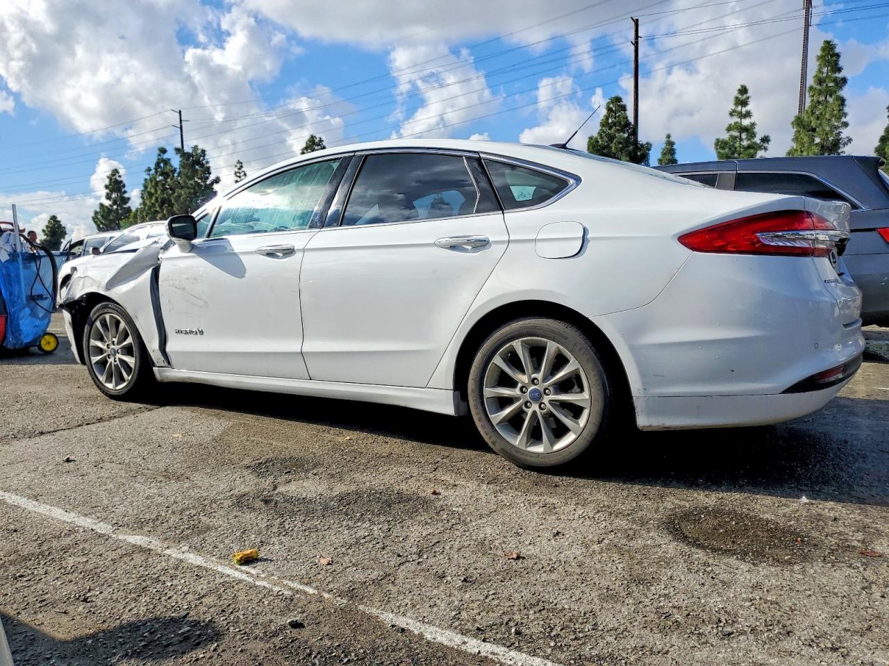 2017 FORD FUSION SE HYBRID photo 2