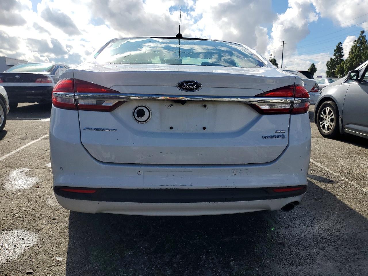 2017 FORD FUSION SE HYBRID photo 6