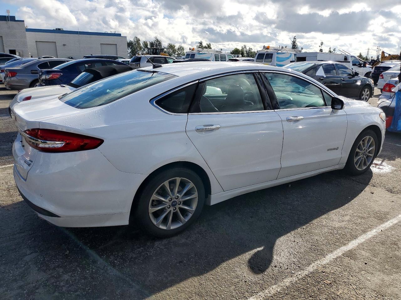2017 FORD FUSION SE HYBRID photo 3
