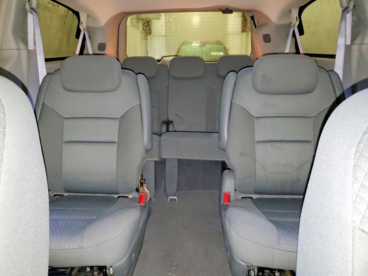 2010 CHRYSLER TOWN & COUNTRY TOURING photo 10